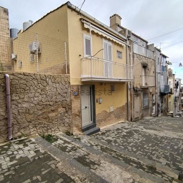 casa indipendente in vendita a Caltagirone