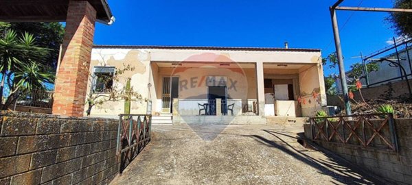 casa indipendente in vendita a Caltagirone