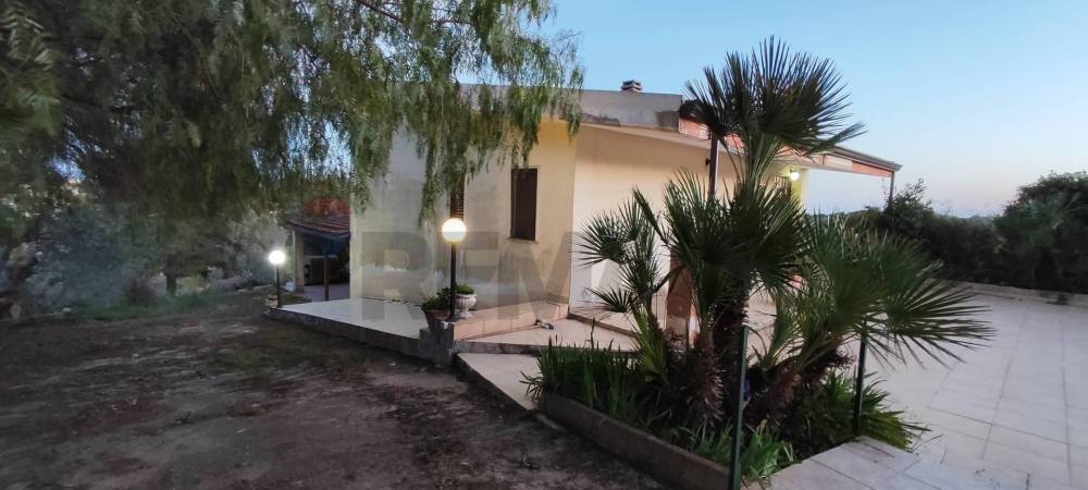 casa indipendente in vendita a Caltagirone
