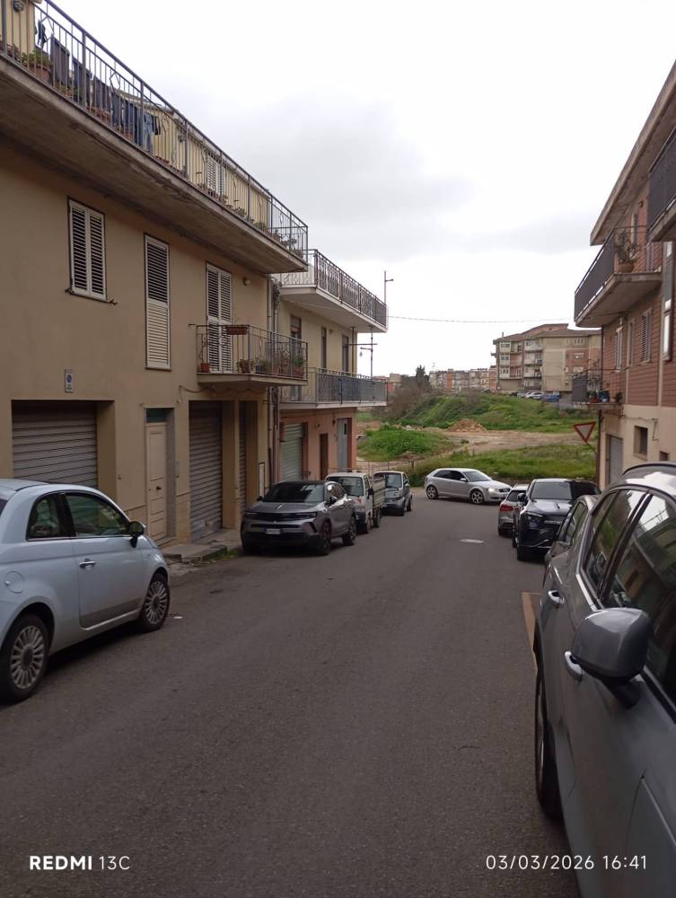 locale di sgombero in vendita a Caltagirone