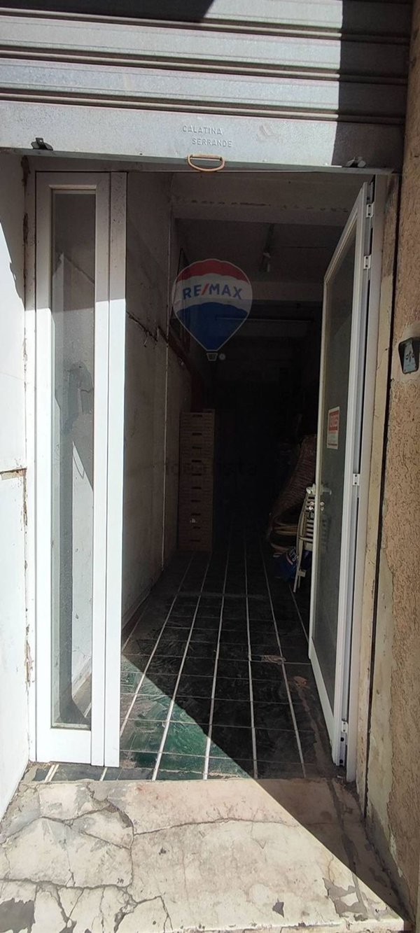 locale commerciale in vendita a Caltagirone