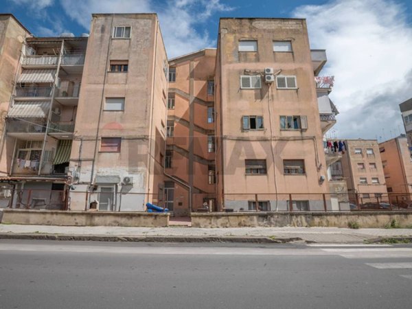 locale di sgombero in vendita a Caltagirone