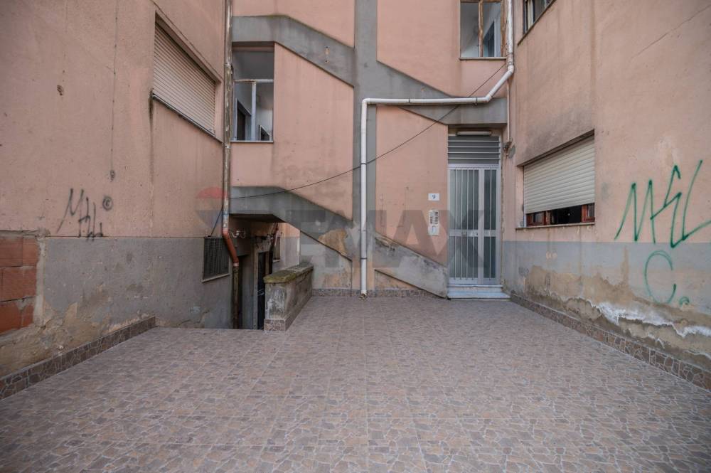 locale di sgombero in vendita a Caltagirone