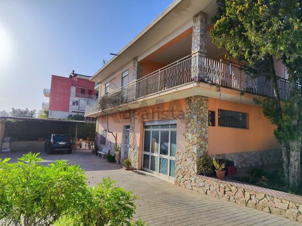 casa indipendente in vendita a Caltagirone