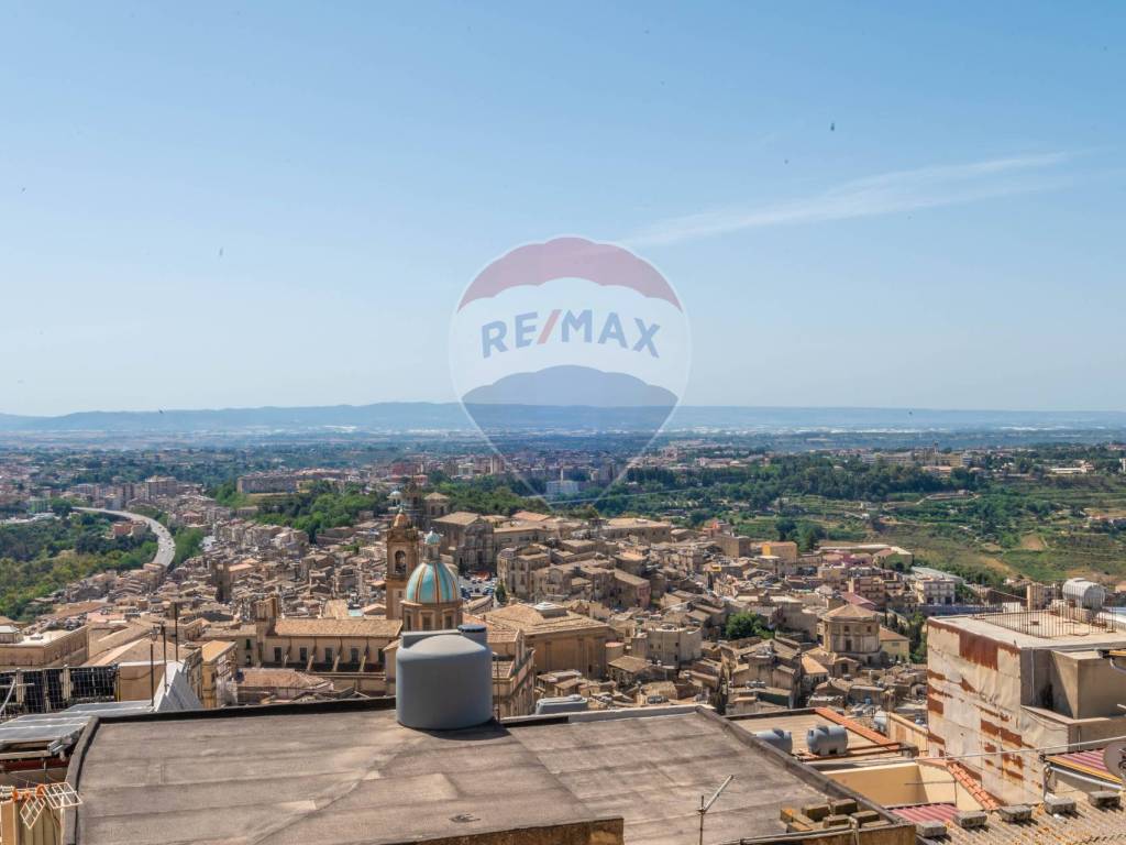 casa indipendente in vendita a Caltagirone