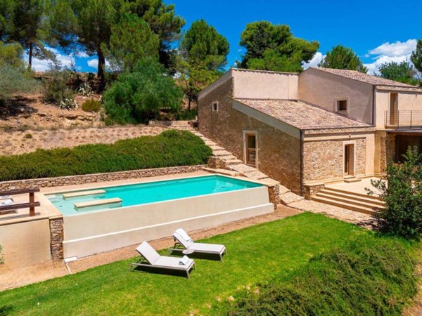 casa indipendente in vendita a Caltagirone