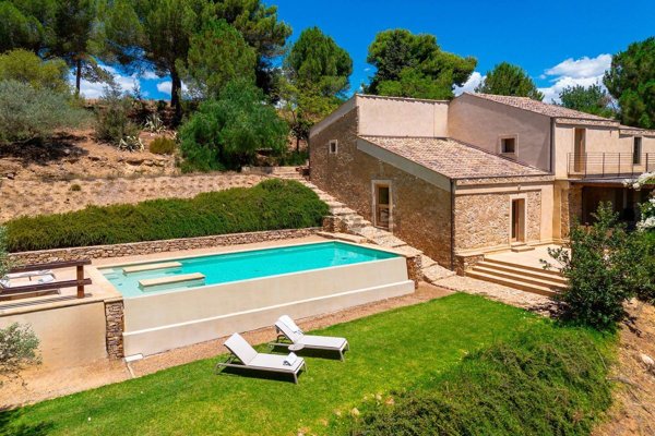 casa indipendente in vendita a Caltagirone