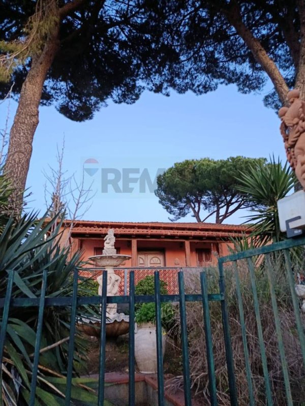 casa indipendente in vendita a Caltagirone