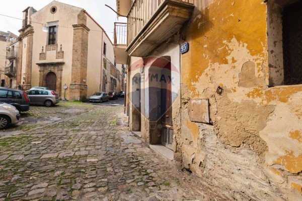casa indipendente in vendita a Caltagirone