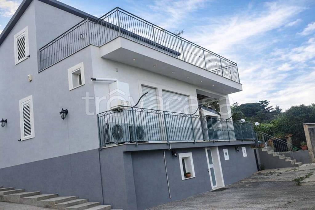 casa indipendente in vendita a Caltagirone