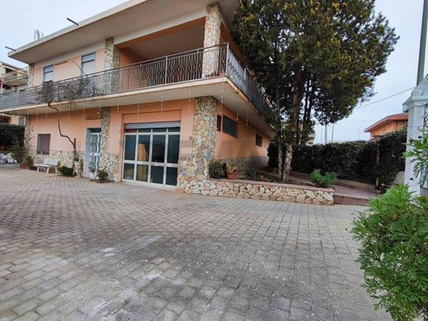 casa indipendente in vendita a Caltagirone