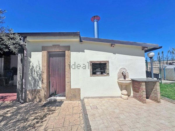 casa indipendente in vendita a Caltagirone in zona Santo Pietro