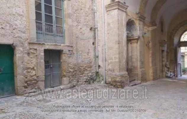 locale commerciale in vendita a Caltagirone