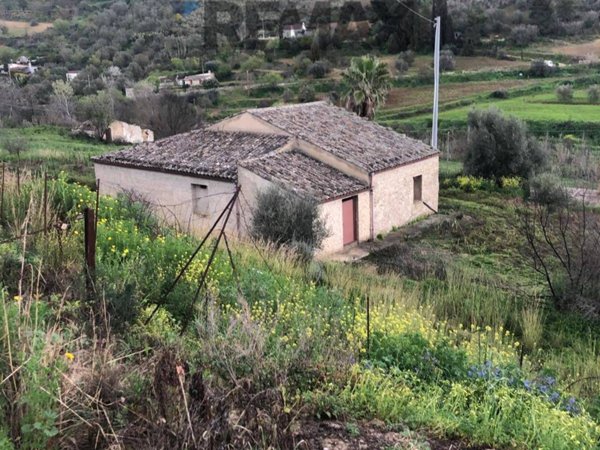 casa indipendente in vendita a Caltagirone