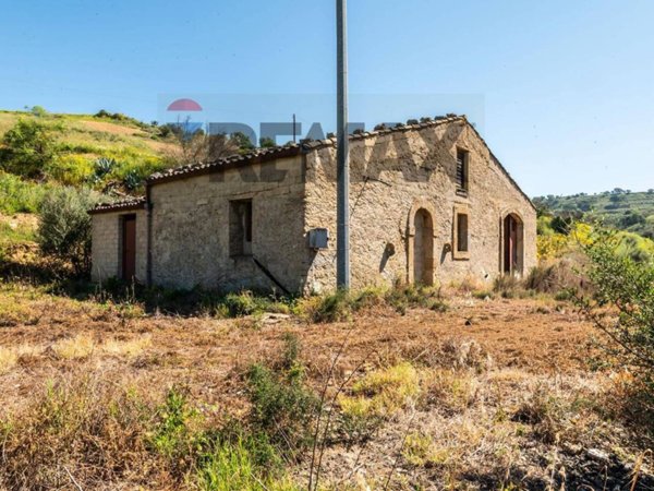 casa indipendente in vendita a Caltagirone