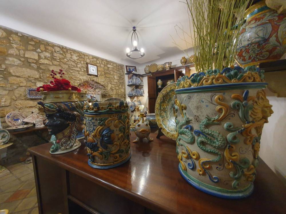 negozio in vendita a Caltagirone