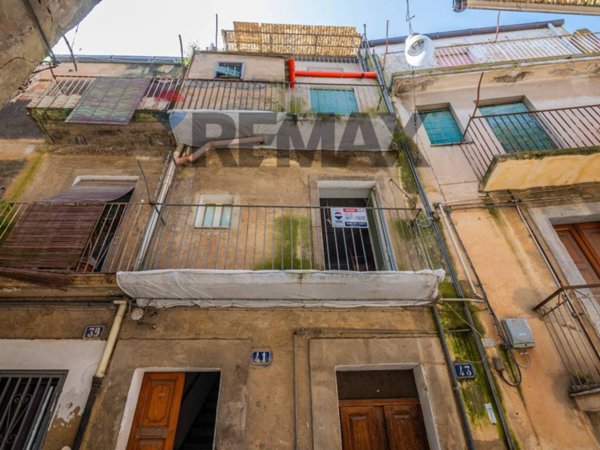 casa indipendente in vendita a Caltagirone
