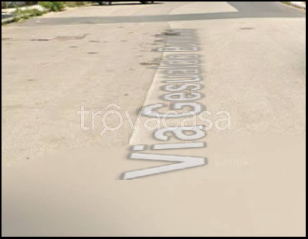 locale commerciale in vendita a Caltagirone