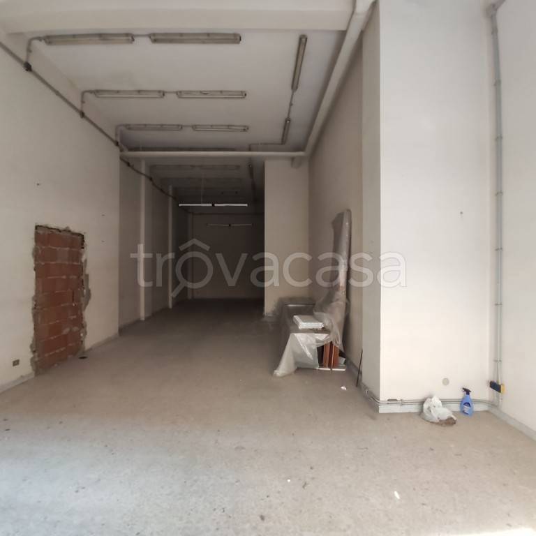 locale commerciale in vendita a Caltagirone
