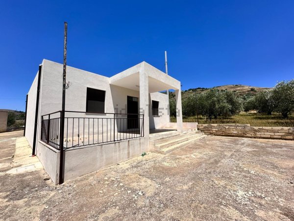 casa indipendente in vendita a Caltagirone in zona San Mauro