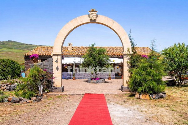casa indipendente in vendita a Caltagirone