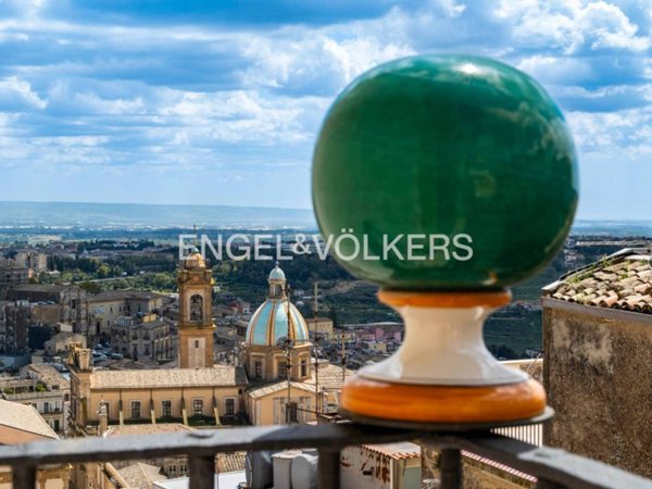 casa indipendente in vendita a Caltagirone