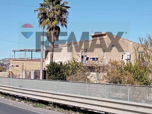 casa indipendente in vendita a Caltagirone