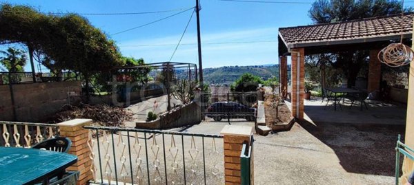 casa indipendente in vendita a Caltagirone