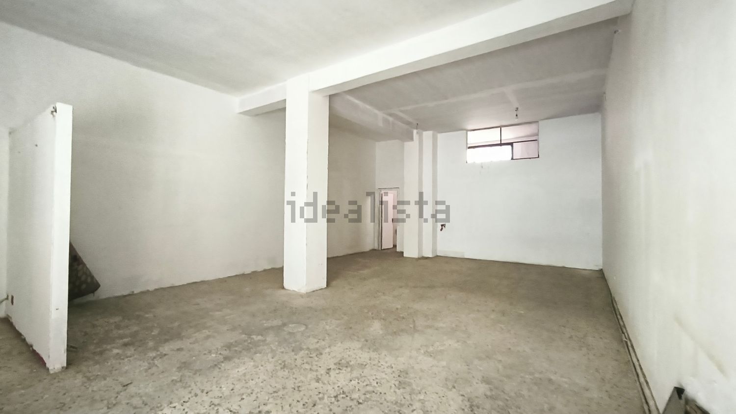 locale commerciale in vendita a Caltagirone