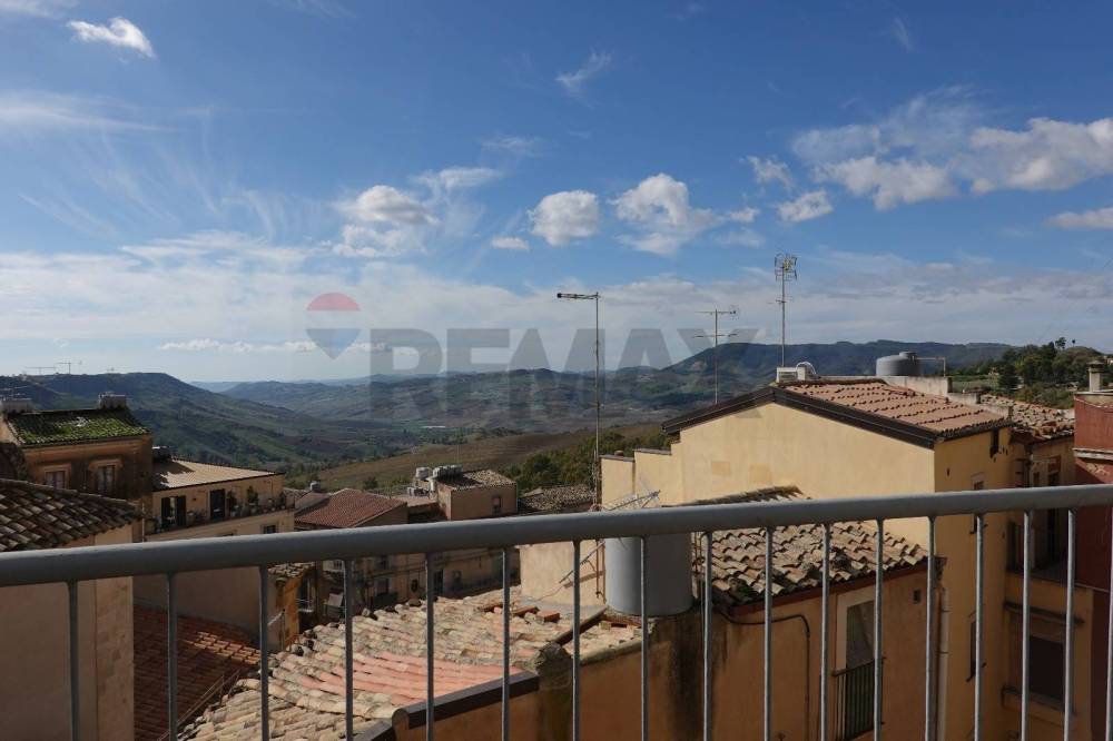casa indipendente in vendita a Caltagirone in zona Signore del Soccorso