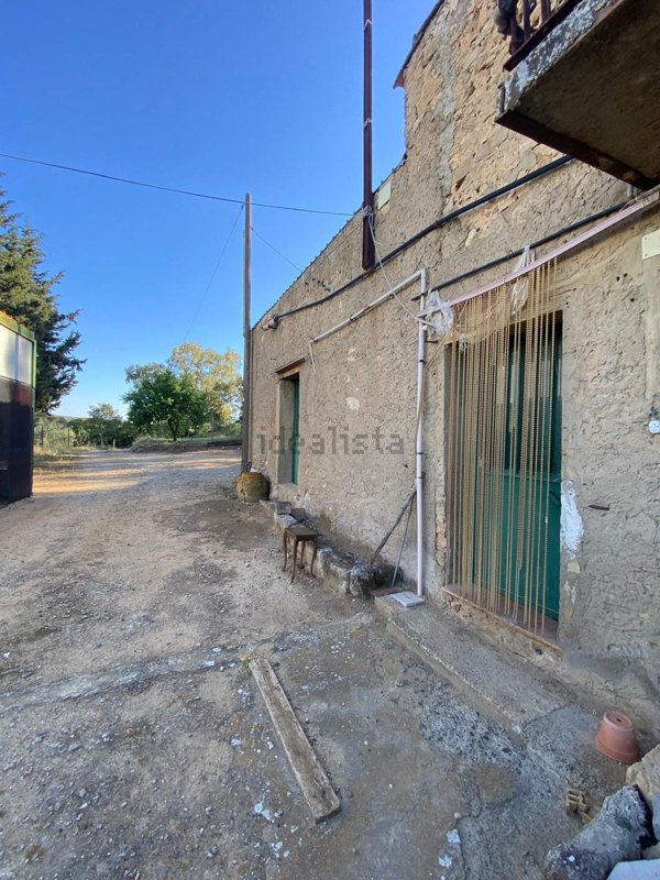 casa indipendente in vendita a Caltagirone in zona Santo Pietro