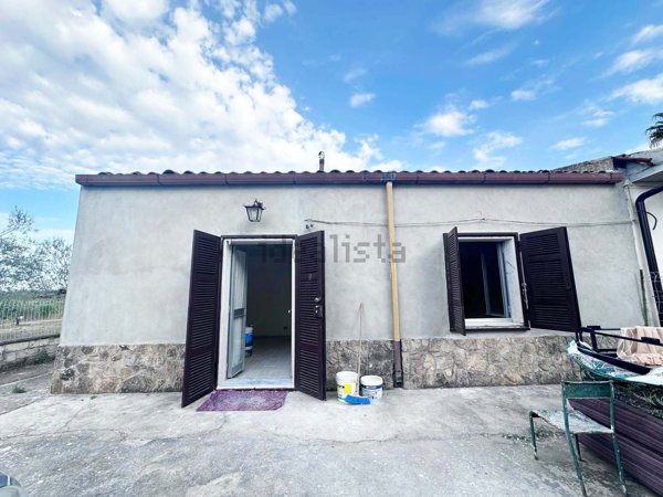 casa indipendente in vendita a Caltagirone in zona Santo Pietro