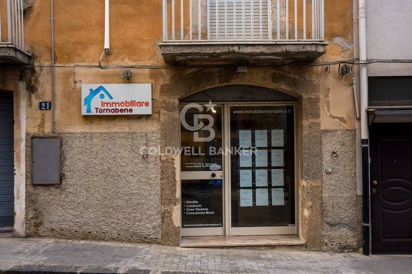 locale commerciale in vendita a Caltagirone