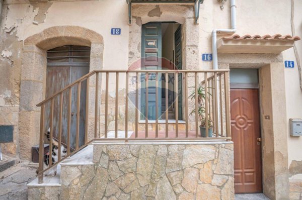 casa indipendente in vendita a Caltagirone
