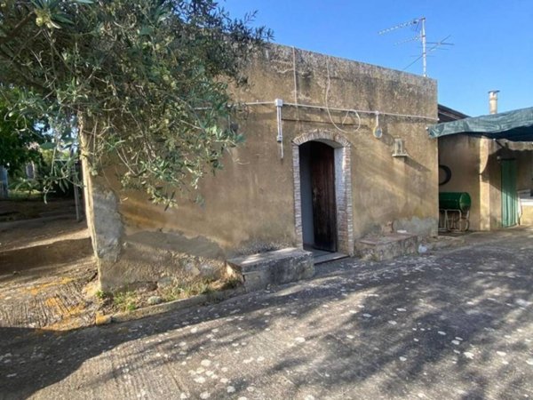 casa indipendente in vendita a Caltagirone in zona Piano Carbone