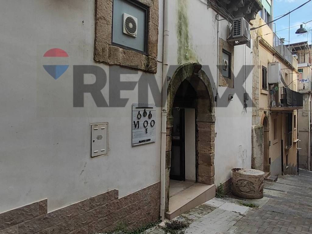 negozio in vendita a Caltagirone