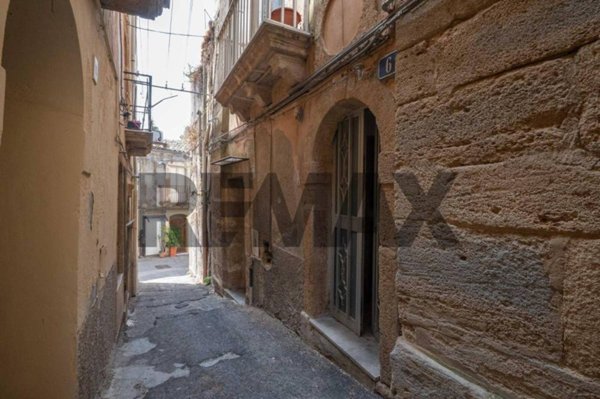 casa indipendente in vendita a Caltagirone in zona Signore del Soccorso