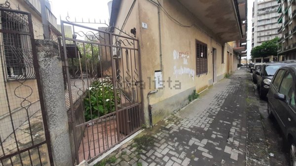 casa indipendente in vendita a Caltagirone