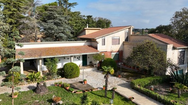 casa indipendente in vendita a Caltagirone