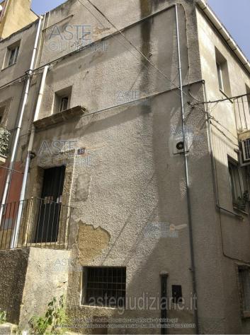 pentavano in vendita a Caltagirone