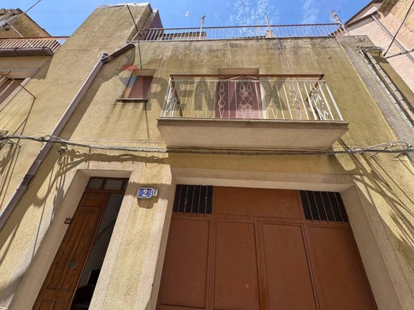 casa indipendente in vendita a Caltagirone