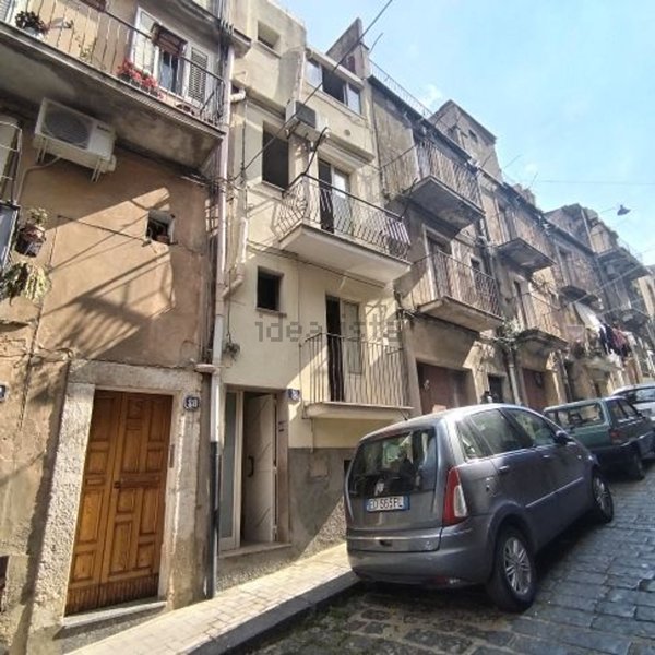 casa indipendente in vendita a Caltagirone