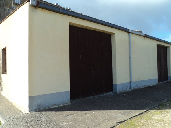 locale di sgombero in vendita a Caltagirone in zona Signore del Soccorso