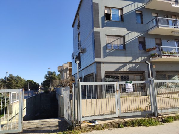 negozio in vendita a Caltagirone in zona Signore del Soccorso