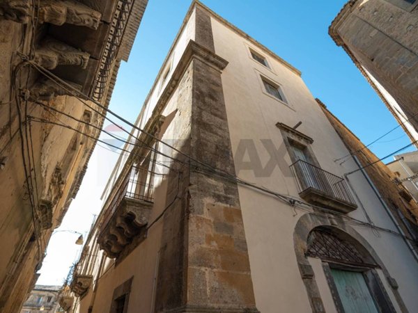 casa indipendente in vendita a Caltagirone