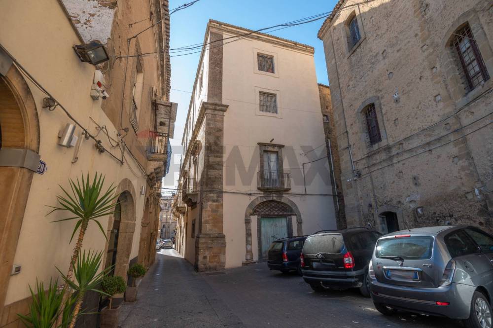 casa indipendente in vendita a Caltagirone in zona Signore del Soccorso