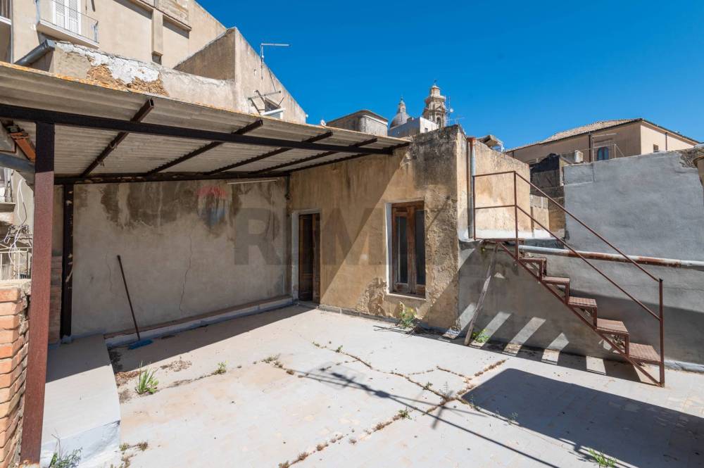 casa indipendente in vendita a Caltagirone in zona Signore del Soccorso
