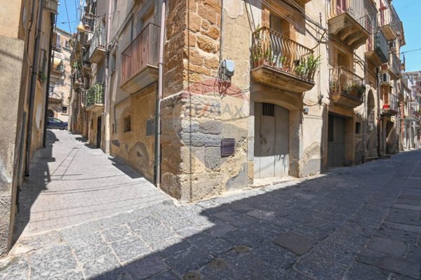 appartamento in vendita a Caltagirone in zona Signore del Soccorso