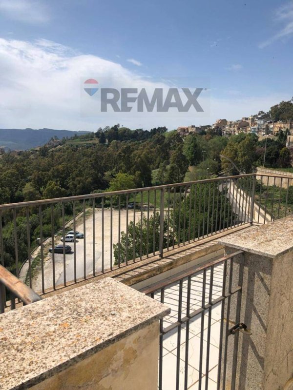 casa indipendente in vendita a Caltagirone in zona Signore del Soccorso