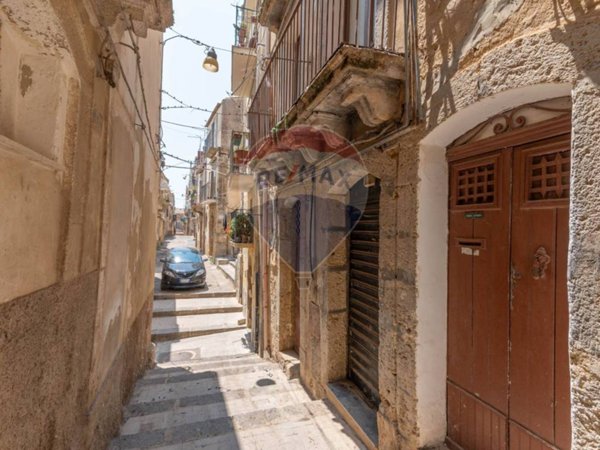 casa indipendente in vendita a Caltagirone in zona Signore del Soccorso